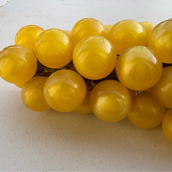 Vintage Grapes Yellow Gold Large Beads Wood Folk Art Funky MCM Grandma Cottage - Picture 3 of 9